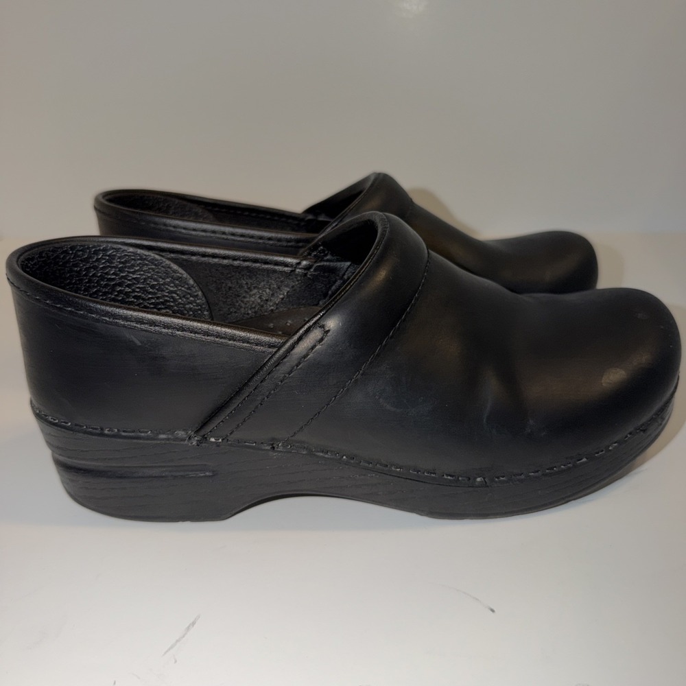 Dansko Professional Clog Shoes for Women, Size 39 US 9 Black